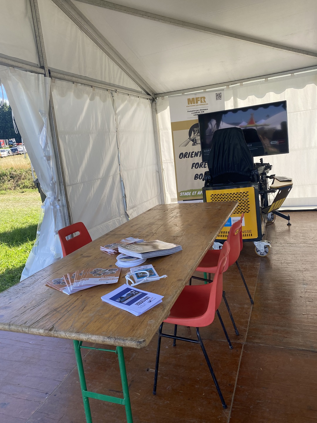 Stand de la MFR de Lamure sur Azergues